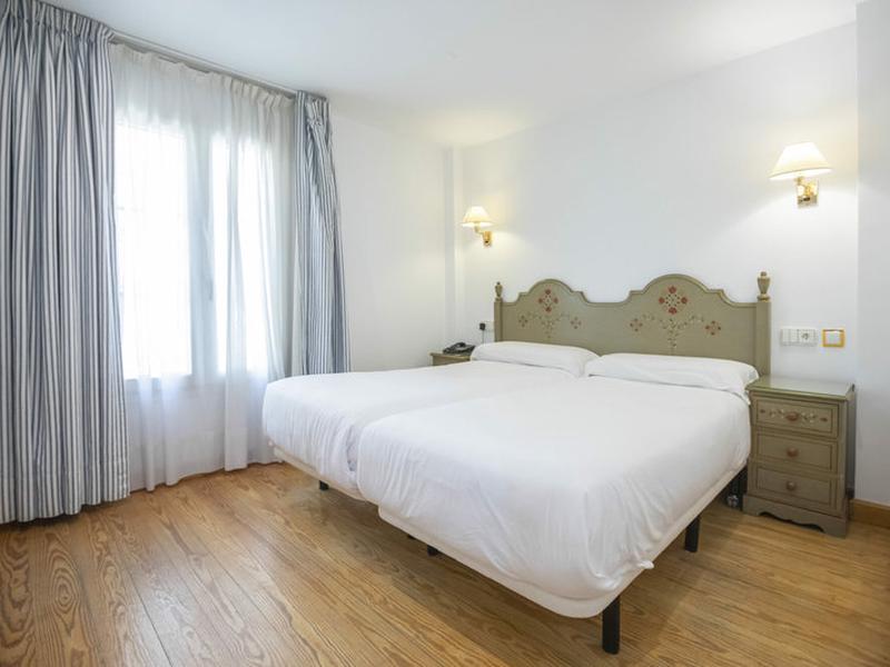 B2EF70DC1F2B83EBA64AB266C2B555C4