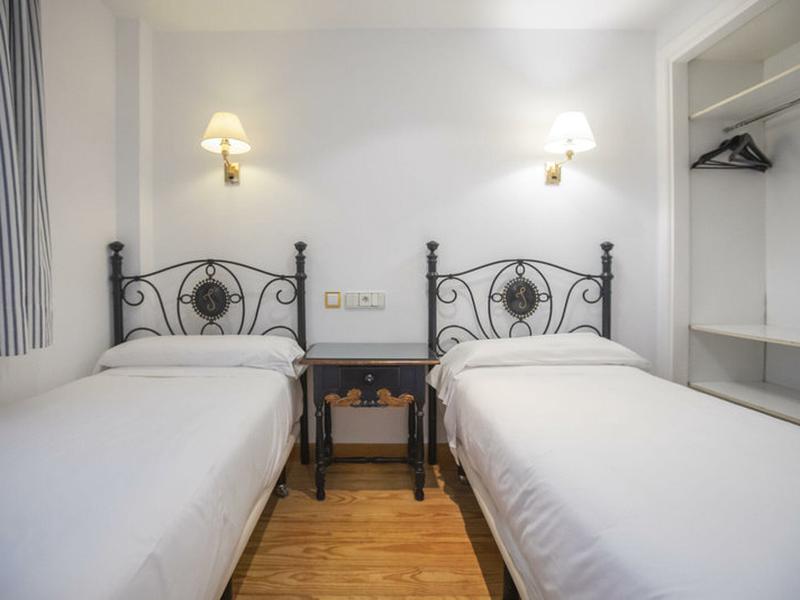 B72C38D6850A4DBBEFCD33E4577E086C