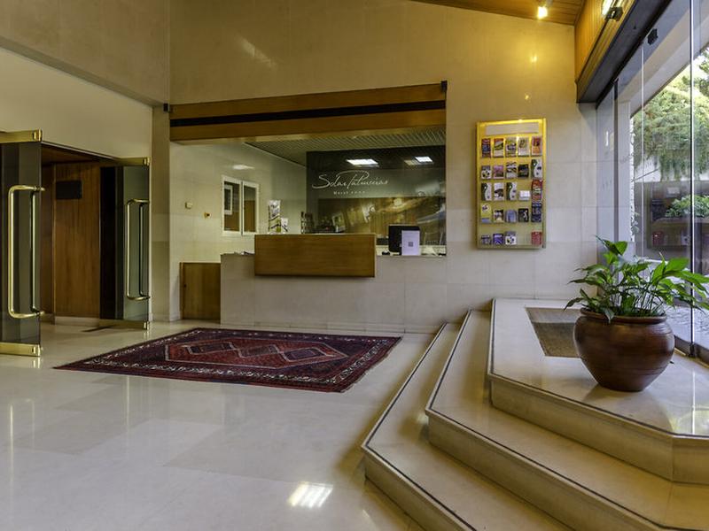 F82874EBDA6F2BC66B15F3D9A2D49E20