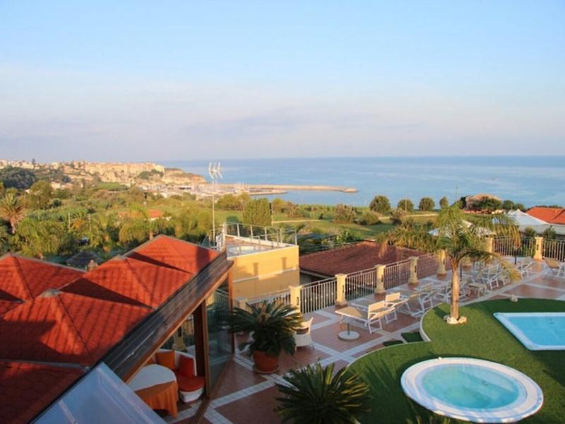 8EC12D2814E34389E571A2C963C1D017