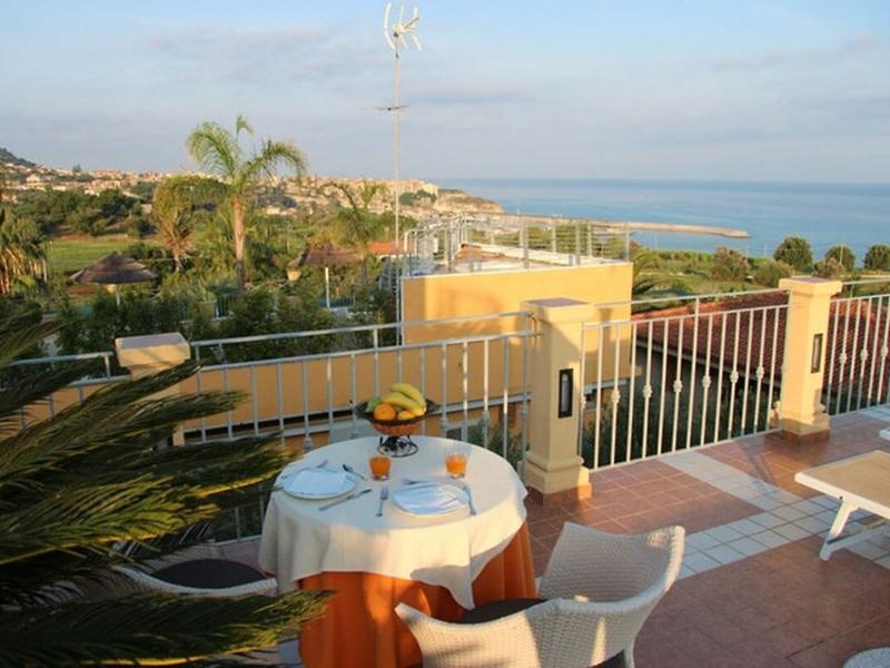 174BCF24AE690209AD9AD77590D50349