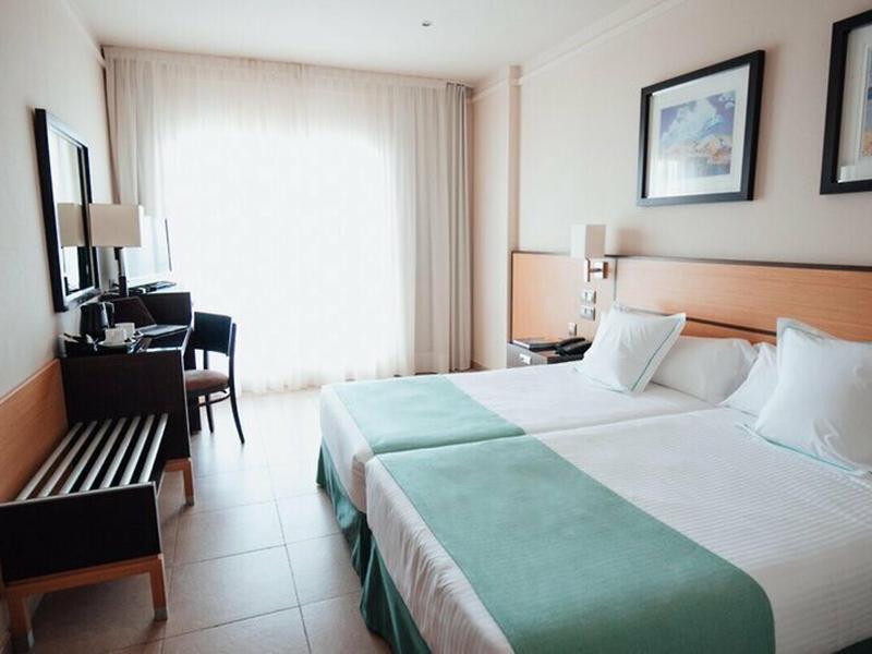 2ABCAEEB3F6826BA3F27EAA475805DDB