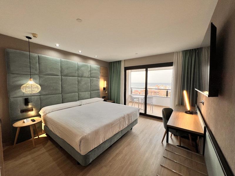 E2A4EACCF1F7FDF3133F94BE438A895D