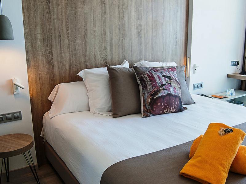 452A0B9EABD49595C0F0E47E9867886C