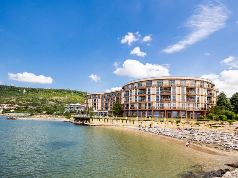 98AD335EAD4424F987D1CE7EFBB9372F