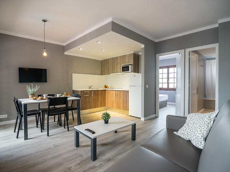 CBC623CCC6F036BB7B1A9BC62CE90565