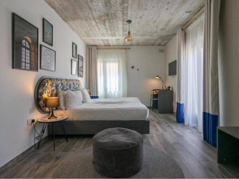 F2B28B720213DE5D2DE06B3625A9D4A0