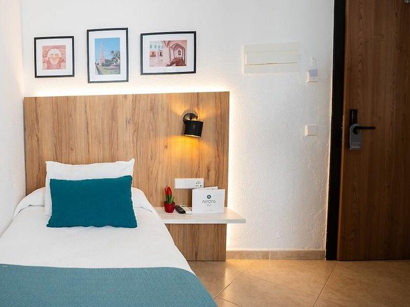 99AD12D8B572098C8D984061AFF6017D