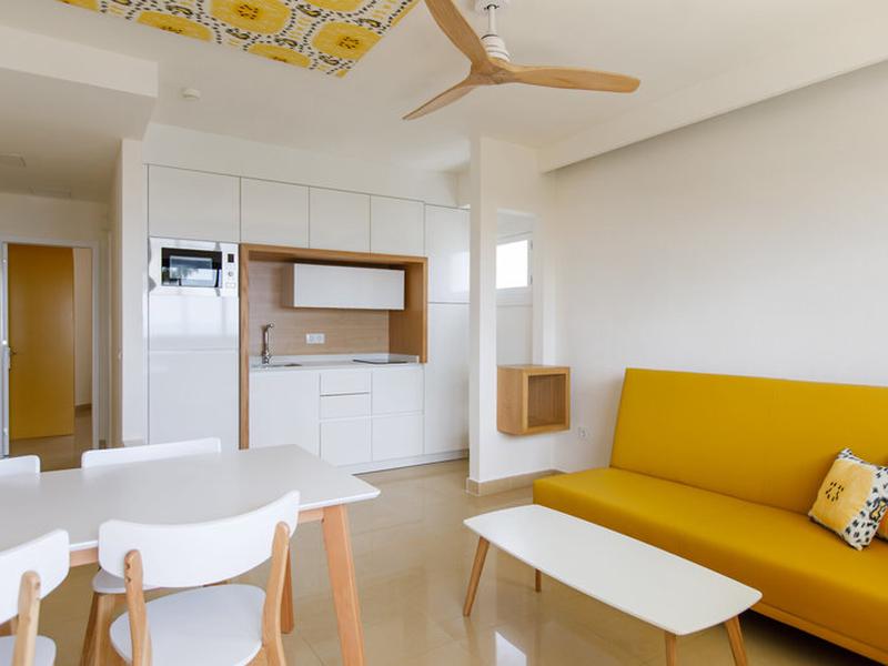 C8C1B93586DB5BC2EFDC42462F83EB34