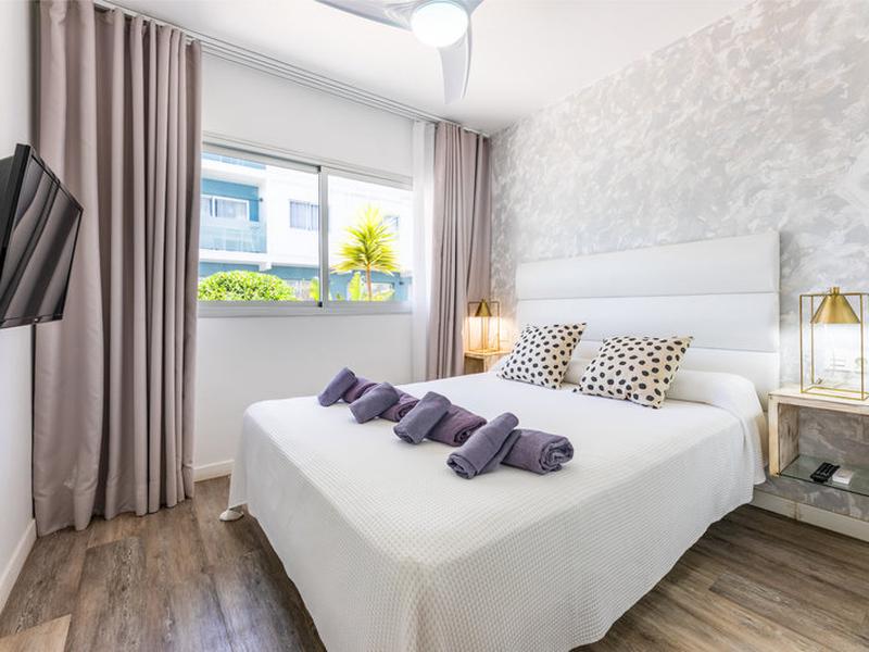 BD87943E7733DF47BFE9C3C3DD46D69B