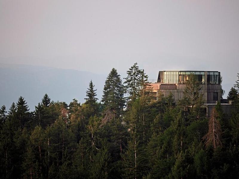 E310E98B8170CE8469D9B0B309131348