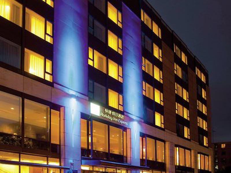 EDA8C0E9DC0DB324050F684FB6F53226