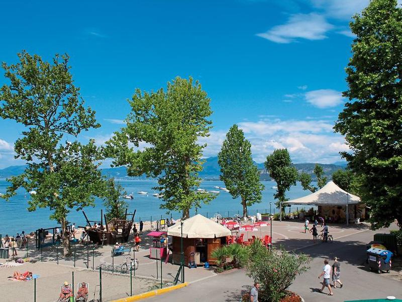 F31200989C9CC5B64623B8B1D58541E1