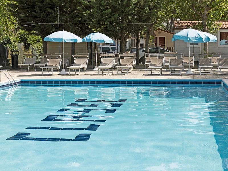 740220409511B0E1741E2D504EFE3C65