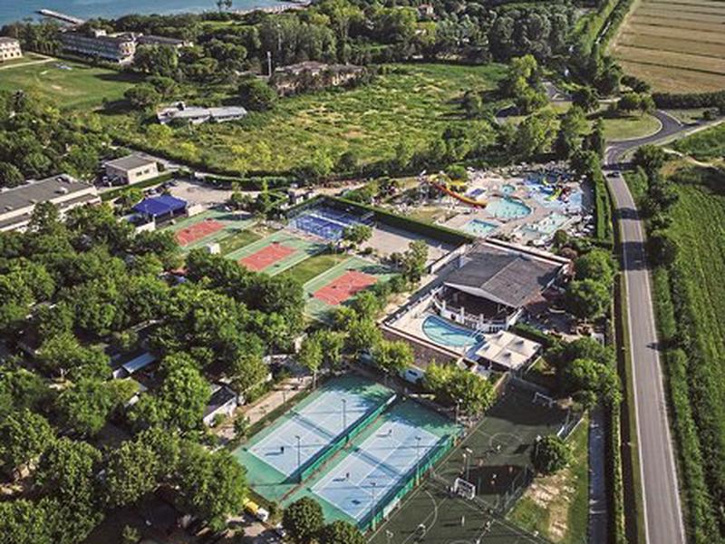 FB84B9674EC2DB28FB498F9B50AEC570