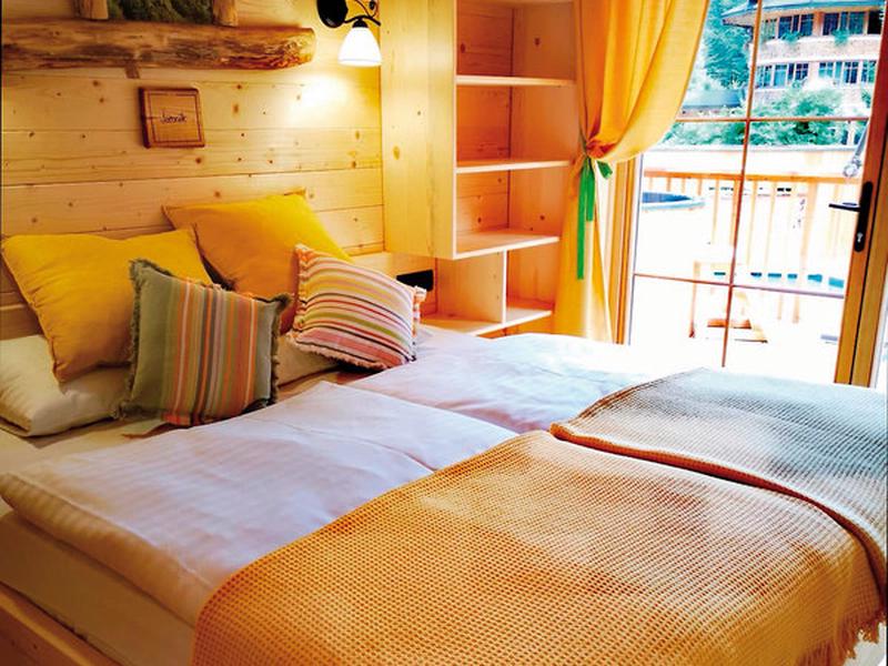 DCD148D67A71E10A4CF67BB3AA6CC996