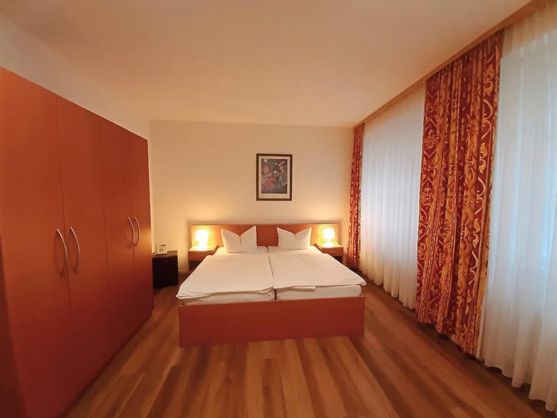 2F2F46A22DD6144DAB3906E07F95BC53