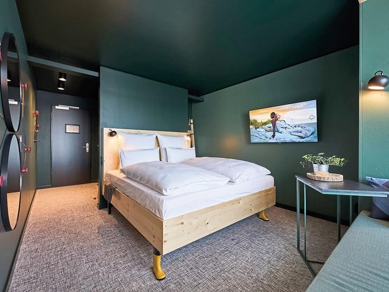 405DEBBC46B648370E1361156FD83906