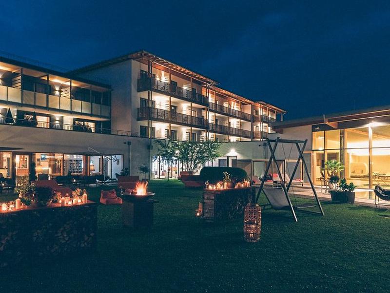 F38ECE68318D6A4A1FDFEFB04293E7AB