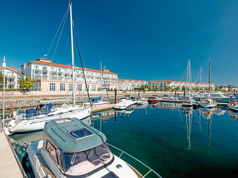 365F0D7394E4B3E6F42CCB0625054D46