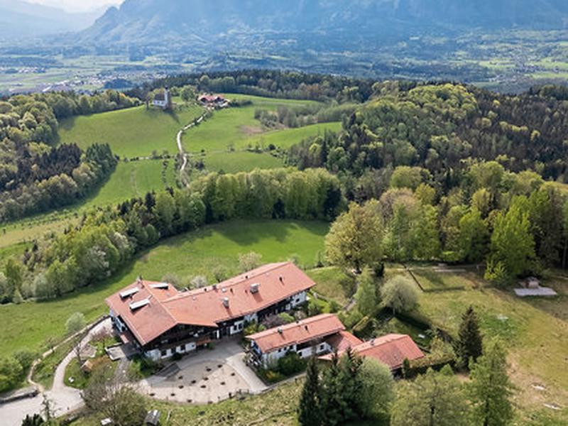 240F546325851DDFEABBB692D6A59842