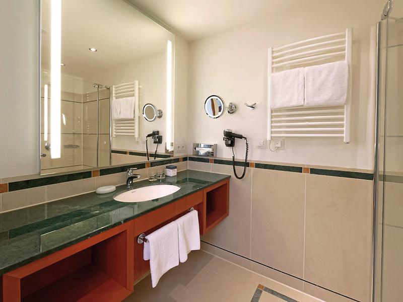 C174EBABD956FED291D2400467D819B9