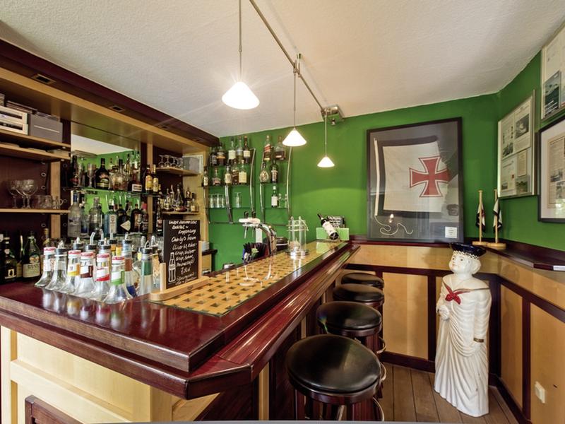 3711C2F0D64240EA70C031DD76AC840C