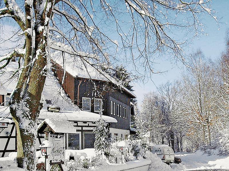 A9D4928F5107411BCBE9854E73FE2C1E