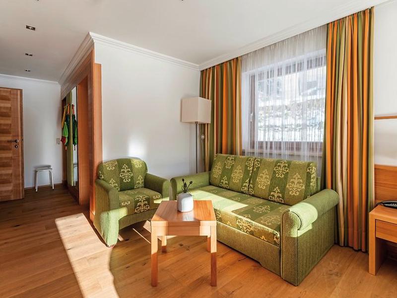 EB964D25DA6D40445CF9E2EDD1A600BA