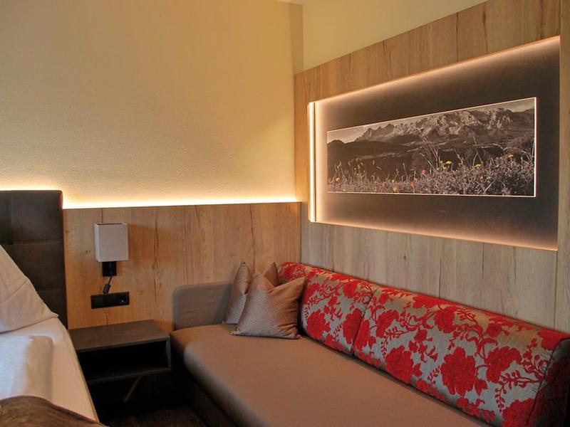 273A5A20F89379453D2EE1A5B7EBEA94