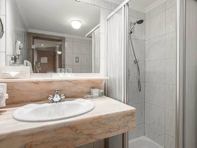 B70ACDF806F90D0283D523D9982B5EFE