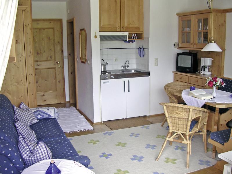 88F7A96EC04C4DA92449A2BA4270D0B7