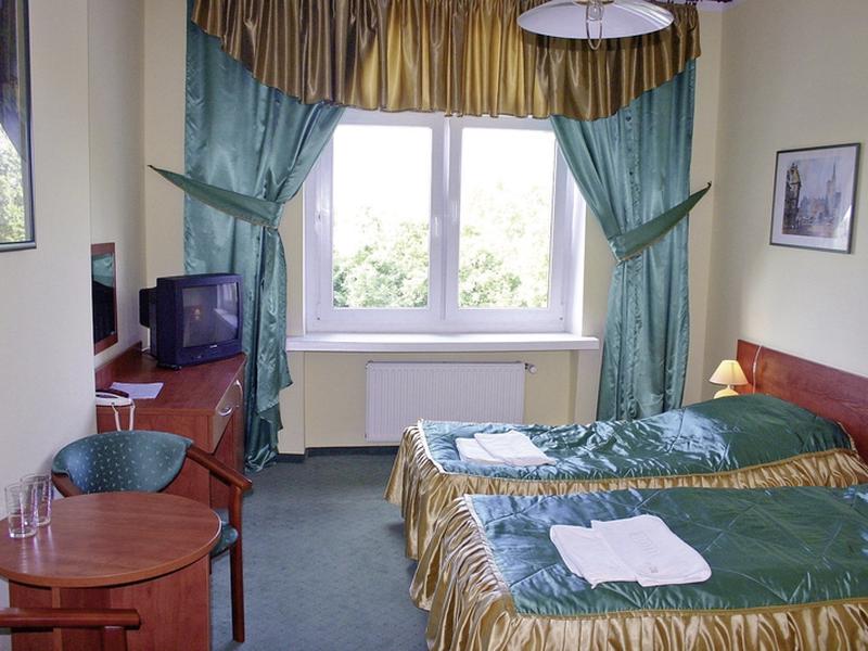 DF9FA95FB788E323DB6FA75EF1A4F997