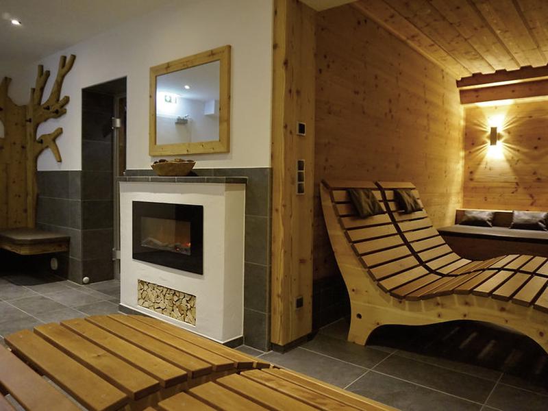 C4D5B4017B5747E25F98349E5F1C80C2