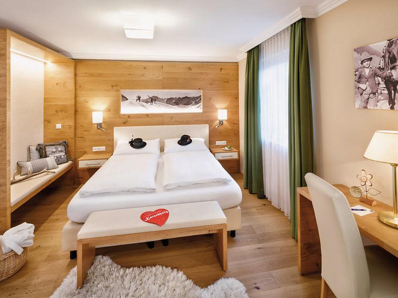 AFFC7D4C3C6AAED7B5DDFE62EA7805B7