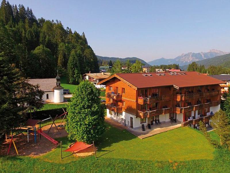 0272A88F5BD6B16FFAE42C61B5C1A38A