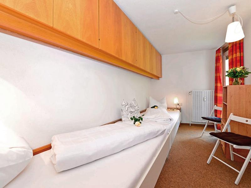 7981C150F8345368740B2C4DBBD57354