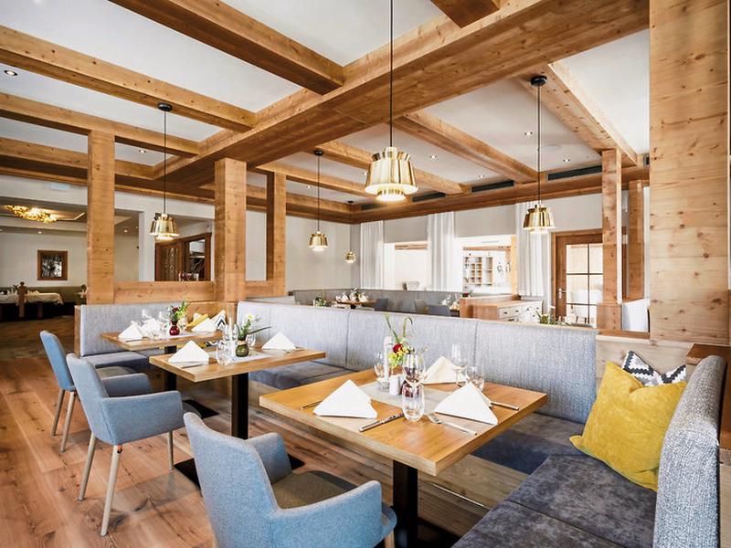 C43E6F3795A9A89CD933EBB8F925A231