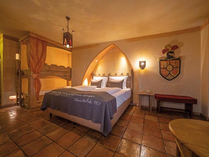 7F17CED2D35FE32F4971EFA38024B4E9