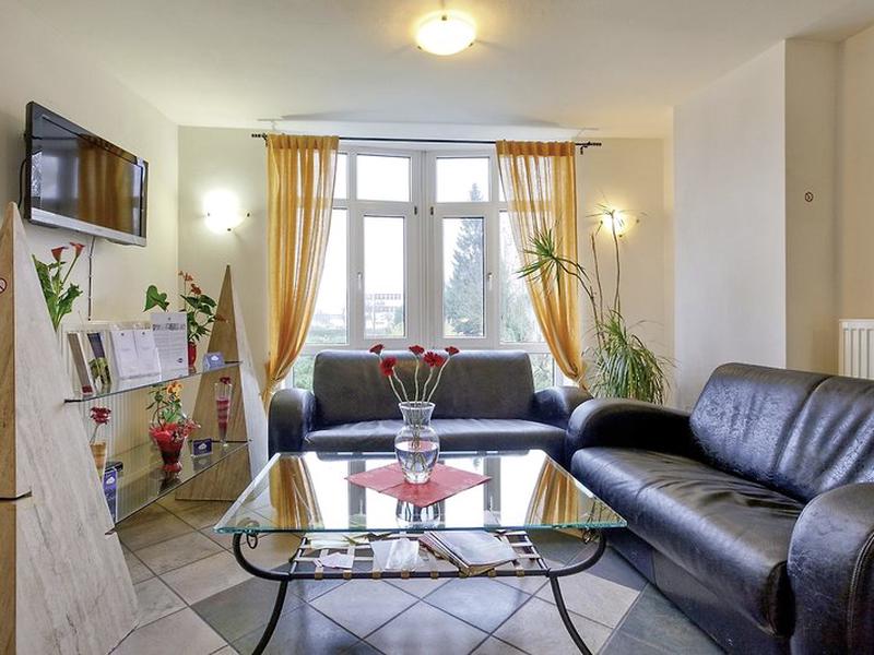 AE8A09035D04F25C0F3C63EB26EF1831