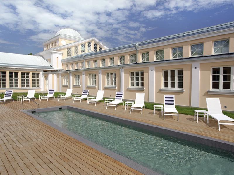 6497271813FCEB27D64E2A5B8572561B