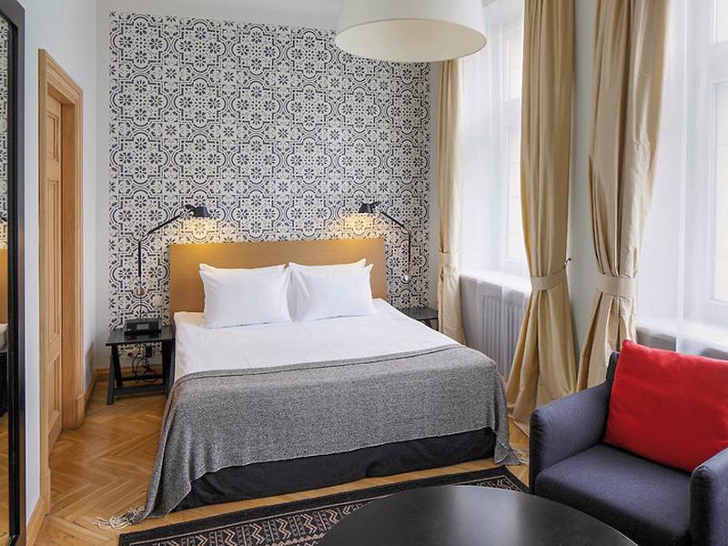 D8B8136522C8530818067D0B2278E696