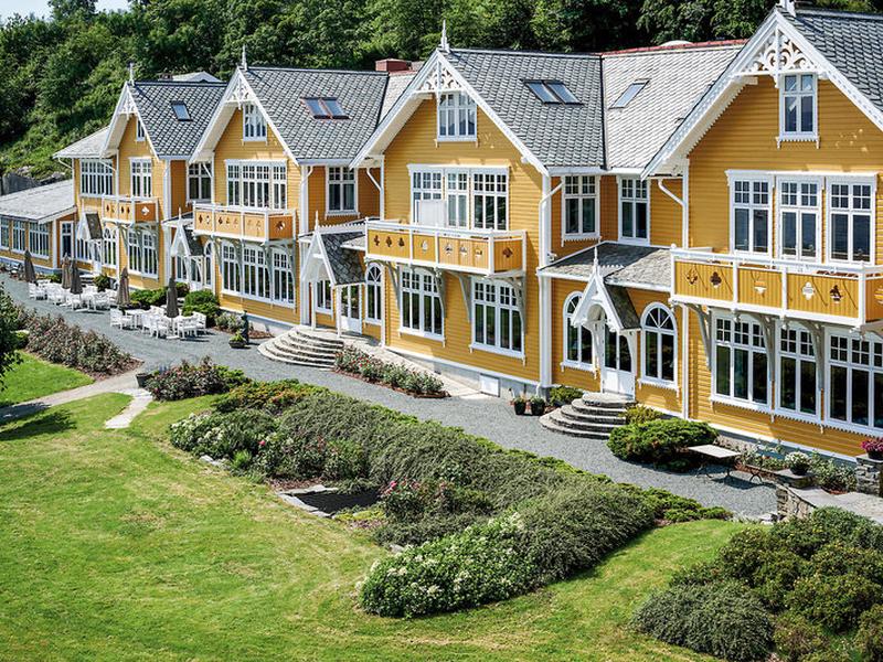 48F2E0BA26C7E41041AA46C2CCD40428