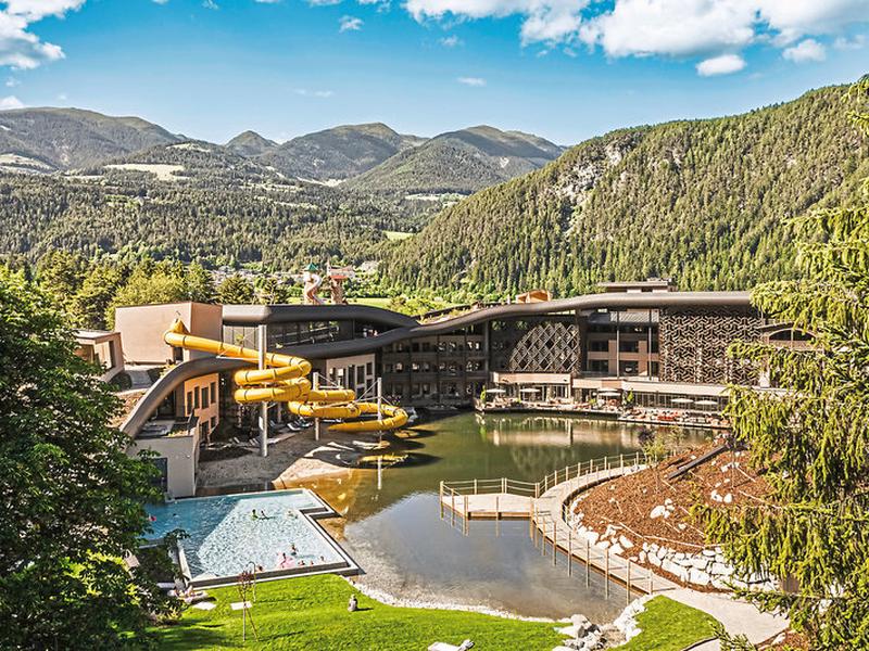 AE4BE64AC520E82DA447F42DFC64E932