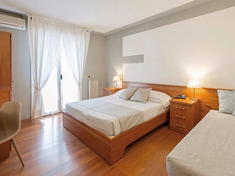 66D13244836D30042D4C1E20E7D44366