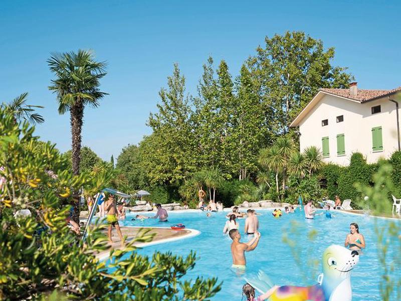 A50B6B32B7764C30B09982771A1AB563