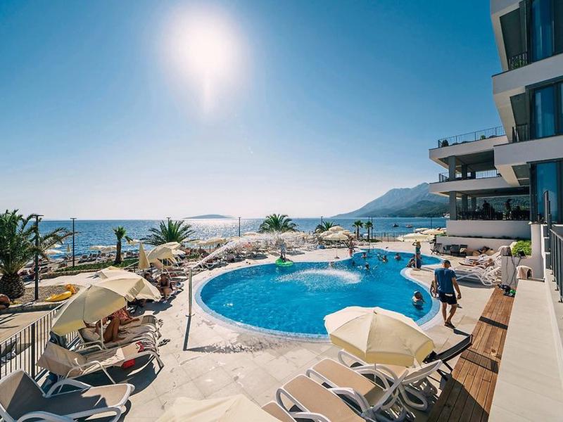 FE0726FCC5E41A6E82A21502E2A0C96D