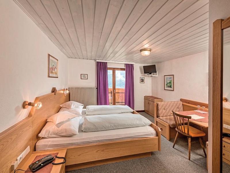 5754CCA329D6C83B40561D8481F5C376