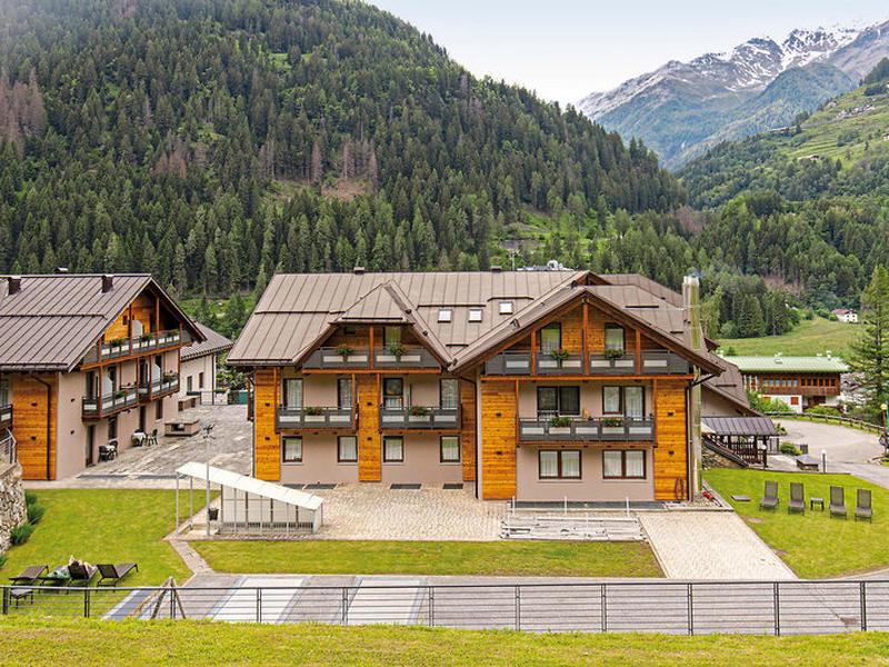 9E3290220233C12B6FE194AF3F9F982D