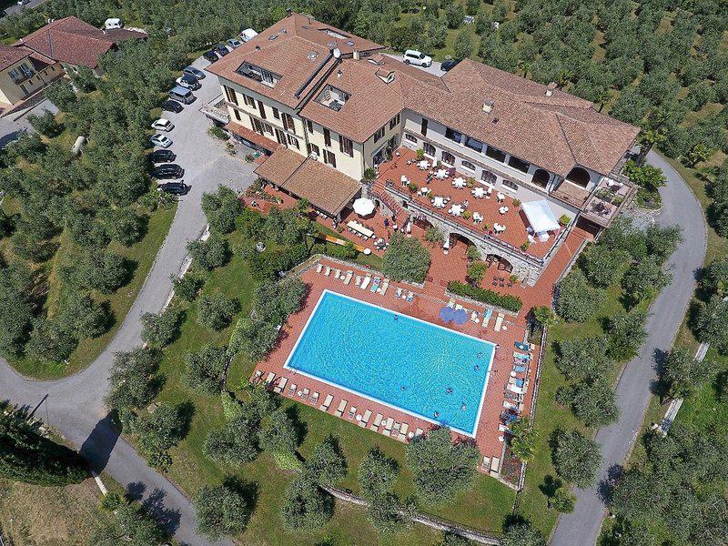 1CE523999EFB7A0CBEF73191A6BBDA93